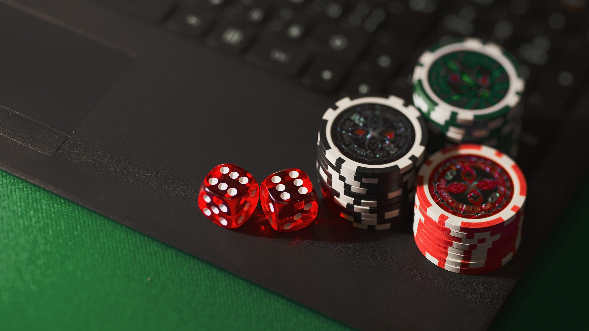 How Casinos Use Deception to Get You to Spend More Money